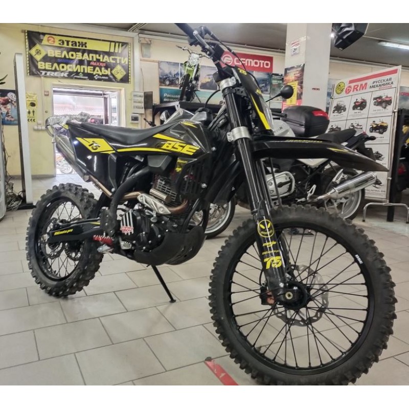 Купить  Мотоцикл Кросс/Эндуро BSE T5 Black Twister, пробег 10 м.ч. (шт)   купить с доставкой по Москве и России, цена, технические характеристики, комплектация фото  - motoserp.ru