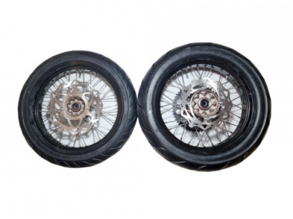 Купить  Колесо 17"/17" зад/перед (ZR,Sport Pro,CR-Z и др.) МОТАРД (диски алюм пер/зад с шиной 110/70-17, 130/70-17) ось 20/25 (пара) (Regul 200412 купить с доставкой по Москве и России, цена, технические характеристики, комплектация фото  - motoserp.ru