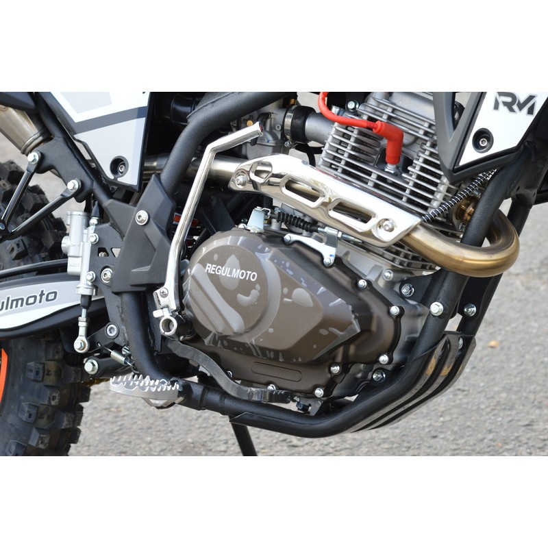 Купить  Мотоцикл Кросс/Эндуро Regulmoto CR-X 300 (ЭПТС) 6 Gear (без кикстартера) 21/18 Zongshen 175FMM PR300, балансир, перо 41мм, все регулировки (шт)  купить с доставкой по Москве и России, цена, технические характеристики, комплектация фото  - motoserp.ru