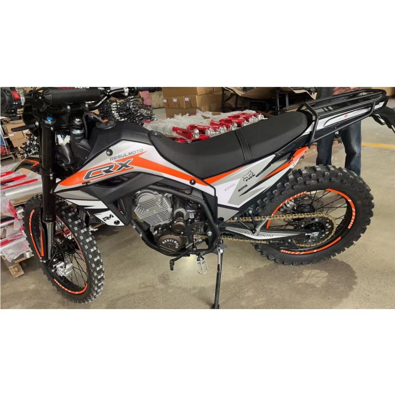 Купить  Мотоцикл Кросс/Эндуро Regulmoto CR-X 300 (ЭПТС) 6 Gear (без кикстартера) 21/18 Zongshen 175FMM PR300, балансир, перо 41мм, все регулировки (шт)  купить с доставкой по Москве и России, цена, технические характеристики, комплектация фото  - motoserp.ru