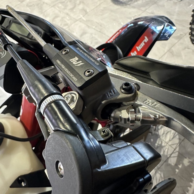 Купить  Мотоцикл Кросс/Эндуро Ajerra SAGAI K10 300сс, CB300RL ZS175FMN 21/18", 6 пер. (шт)  купить с доставкой по Москве и России, цена, технические характеристики, комплектация фото  - motoserp.ru