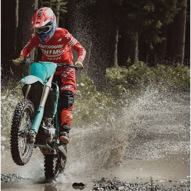 Купить  Мотоцикл Кросс/Эндуро KOVE MX250R 2026г. (спортинвент.) 250cc, 21/19, 101кг! 41л.с. (шт) купить с доставкой по Москве и России, цена, технические характеристики, комплектация фото  - motoserp.ru