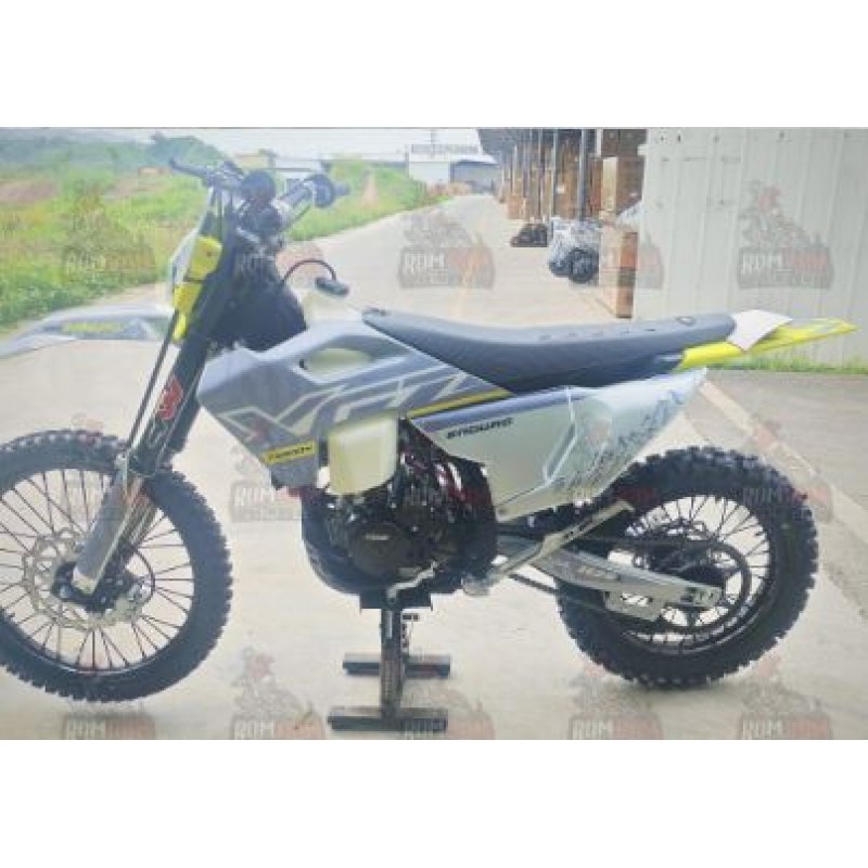 Купить  Мотоцикл Кросс/Эндуро XGZ H26-YB300H (спортинв) 300cc, 4 клап. ,(Loncin YB300H), 21"/18" (шт)  купить с доставкой по Москве и России, цена, технические характеристики, комплектация фото  - motoserp.ru