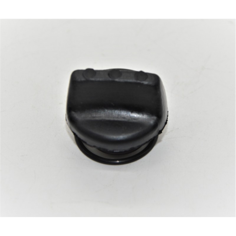 Купить  Винт (крышка, пробка) маслозаливной горловины масла Suzuki TS 50  09200-20811-000 (шт) (JP купить с доставкой по Москве и России, цена, технические характеристики, комплектация фото  - motoserp.ru