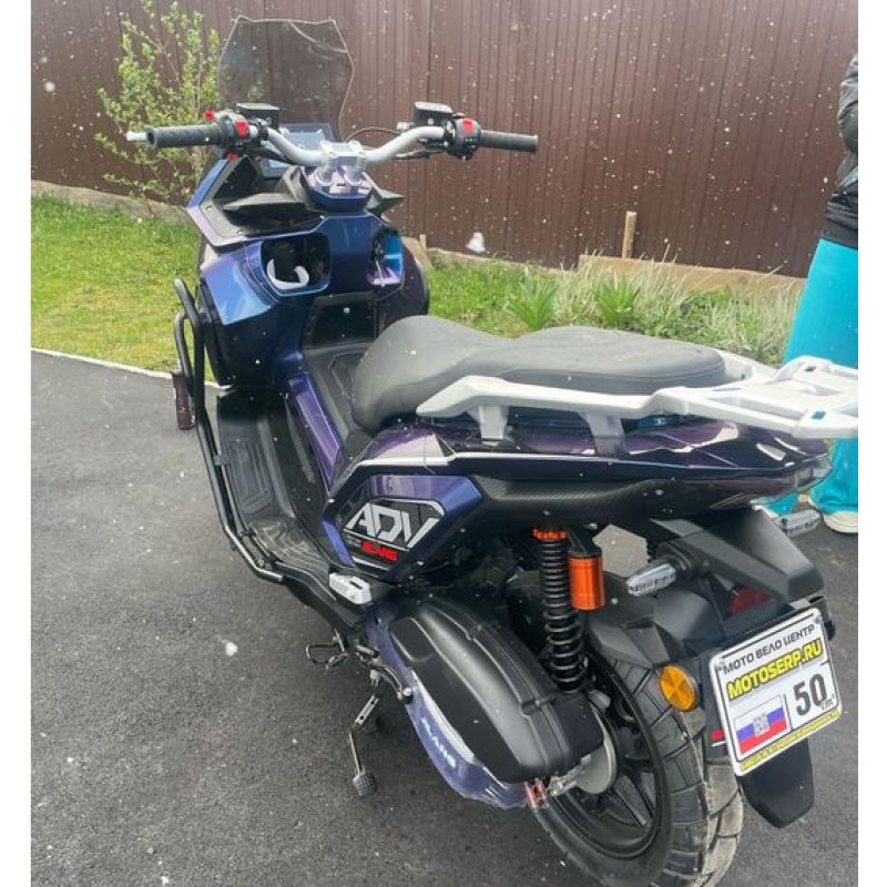 Купить  Скутер Jilang ADV 2+ EFI 50сс ИНЖЕКТОР 14/13" дикс/бар, дуги, держатель телефона +шлем (шт) 01800 (City  (К-дар купить с доставкой по Москве и России, цена, технические характеристики, комплектация фото  - motoserp.ru
