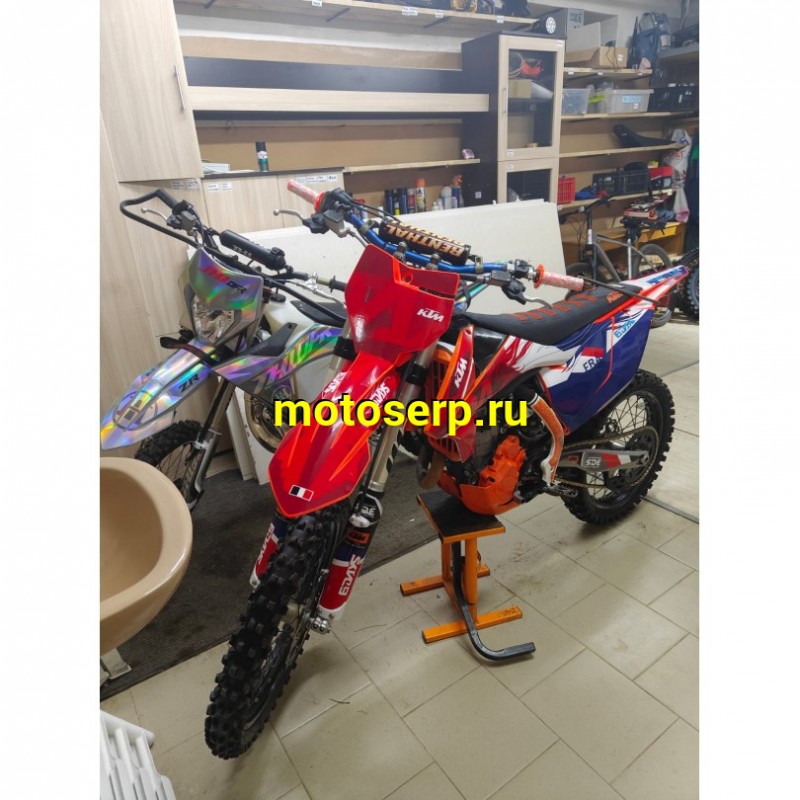 Купить  Мотоцикл Кросс КТМ 350 SX-F  Б/У 140м.ч. 2017 г, лайтовое использование, ни разу не вскрывался!! состояние отличное (шт) купить с доставкой по Москве и России, цена, технические характеристики, комплектация фото  - motoserp.ru