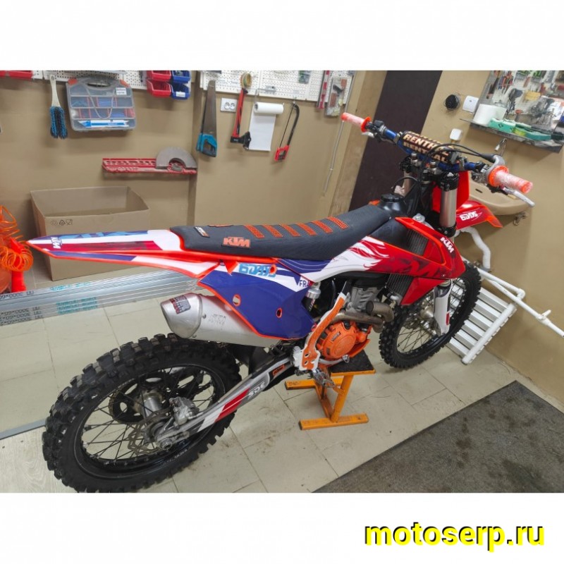 Купить  ====Мотоцикл Кросс КТМ 350 SX-F  Б/У 140м.ч. 2017 г, лайтовое использование, ни разу не вскрывался!! состояние отличное (шт) купить с доставкой по Москве и России, цена, технические характеристики, комплектация фото  - motoserp.ru