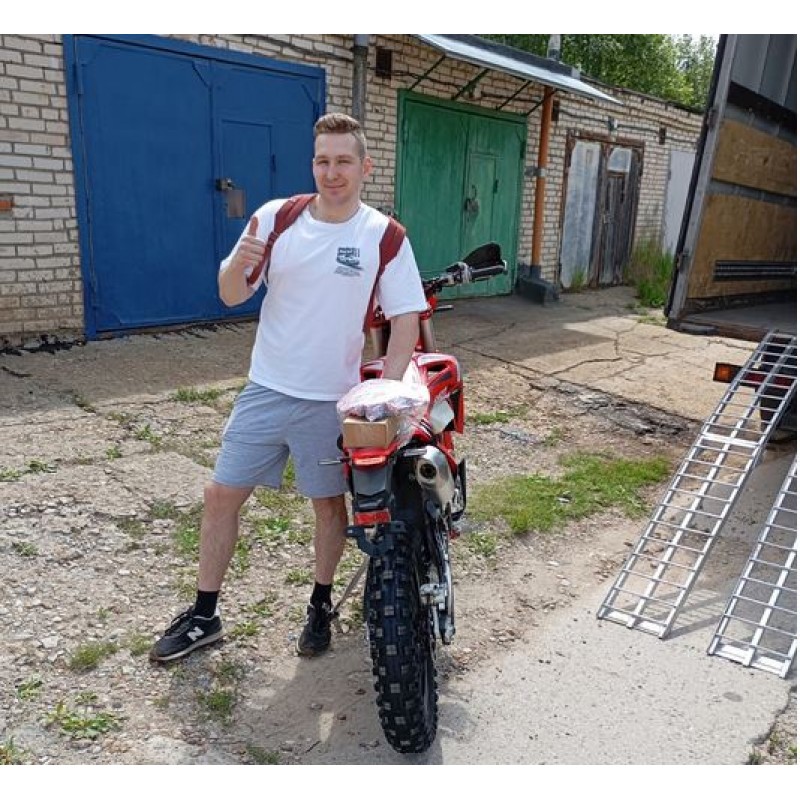 Купить  Мотоцикл Кросс/Эндуро Regulmoto Holeshot Red Edition 175FMM-5PR (спортинв) 300cc балан.,6КПП, 4V,подв. сж/отб KKE 2катр. 47мм (шт) купить с доставкой по Москве и России, цена, технические характеристики, комплектация фото  - motoserp.ru