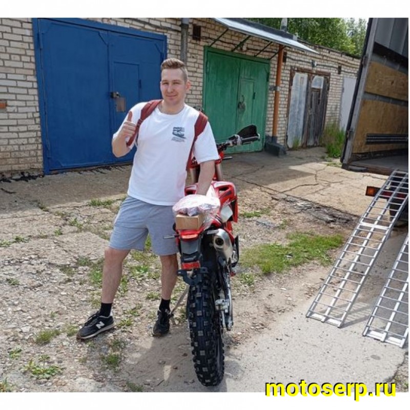 Купить  Мотоцикл Кросс/Эндуро Regulmoto Holeshot Red Edition 175FMM-5PR (спортинв) 300cc балан.,6КПП, 4V,подв. сж/отб KKE 2катр. 47мм (шт) купить с доставкой по Москве и России, цена, технические характеристики, комплектация фото  - motoserp.ru