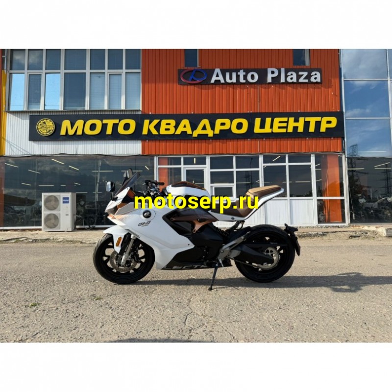 Купить  Мотоцикл электро, электромотоцикл QJ motor RX 5000D категория "М", 3600/5000 Ват, 72V60Ah Li-ion, ABS и ESP, Видеорегистратор  (шт) купить с доставкой по Москве и России, цена, технические характеристики, комплектация фото  - motoserp.ru