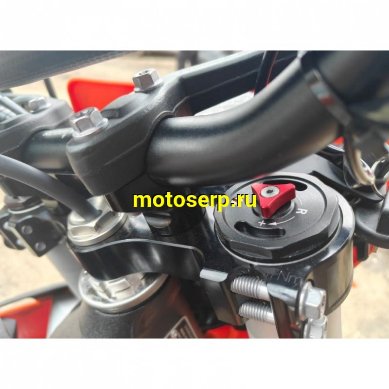 Купить  Мотоцикл Кросс/Эндуро Regulmoto SIX DAYS 350сс (ЭПТС) (ZS NB350) 21/18" 31,2 л.с. (шт) купить с доставкой по Москве и России, цена, технические характеристики, комплектация фото  - motoserp.ru