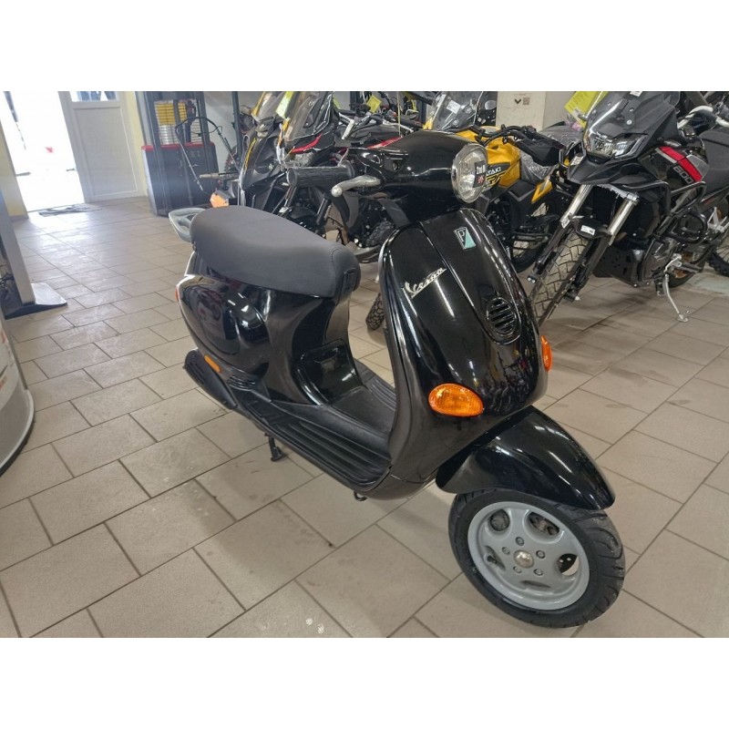 Купить  Скутер Vespa 50 ET4 11659км 2003 г.в. Из Японии,без пробега по РФ    купить с доставкой по Москве и России, цена, технические характеристики, комплектация фото  - motoserp.ru