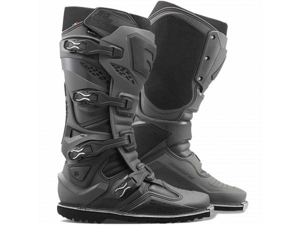 Купить  Мотоботы кросс. GAERNE SG-22 GORE-TEX ENDURO (защ. голени), черный/серый р-р 43" (Ч/З) (пар) (GAERNE 2263-017 купить с доставкой по Москве и России, цена, технические характеристики, комплектация фото  - motoserp.ru