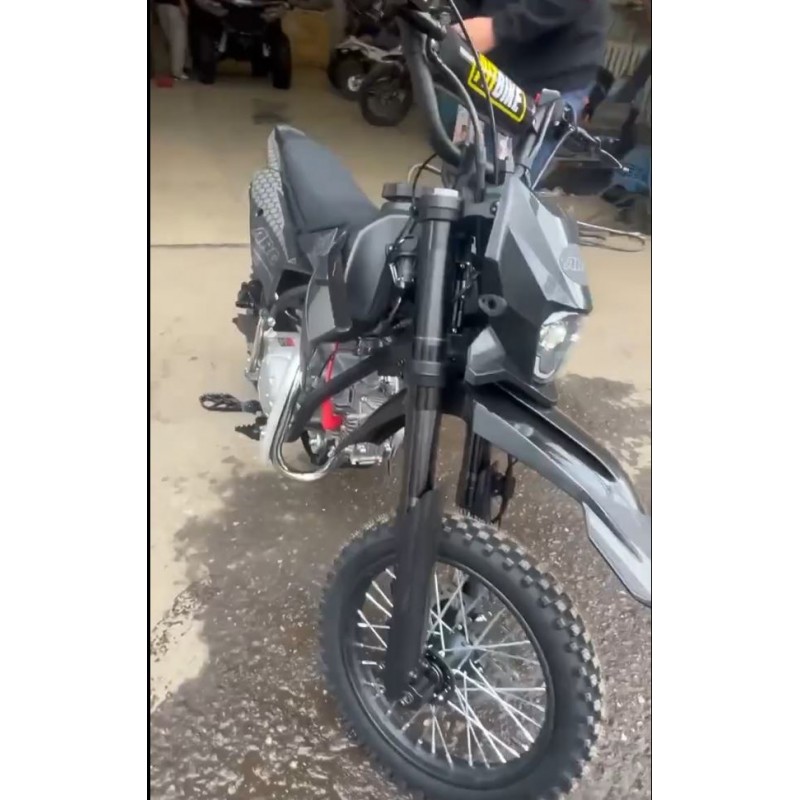 Купить  Питбайк ARG 125cc 14/12 (17/14" встанут) мех. эл/кикстарт, дупл. рама, быстосъем. сиден, неломайки, пульт КТМ, ув. бак (шт) купить с доставкой по Москве и России, цена, технические характеристики, комплектация фото  - motoserp.ru